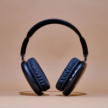 lurella-cosmetics-alex-headphones-1