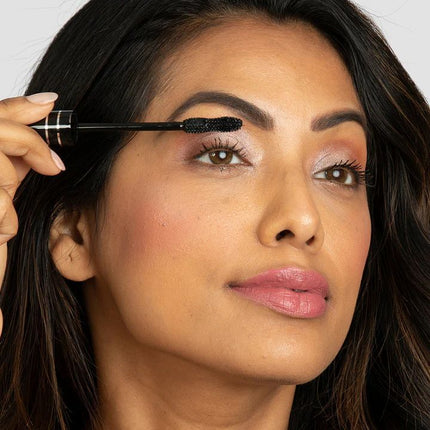 billion-dollar-brows-forever-lash-mascara-4