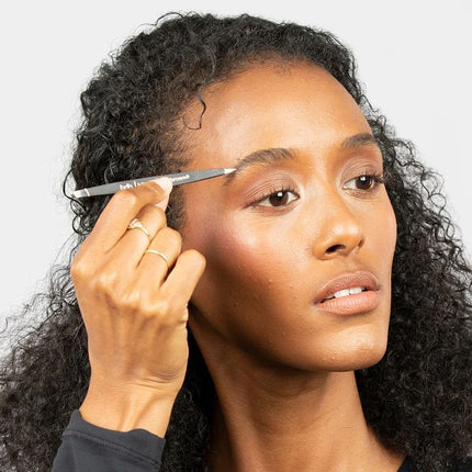 billion-dollar-brows-slanted-tweezers-4