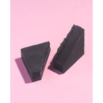 earth-harbor-naturals-coconut-charcoal-purifying-soap-bar-2