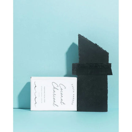 earth-harbor-naturals-coconut-charcoal-purifying-soap-bar-3