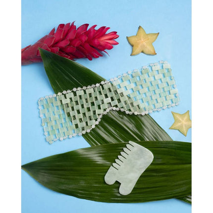 earth-harbor-naturals-island-jade-gemstone-gua-sha-massaging-comb-4