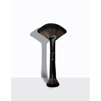 emani-cosmetics-duo-fan-brush-2