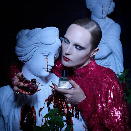 heretic-parfum-blood-berry-5