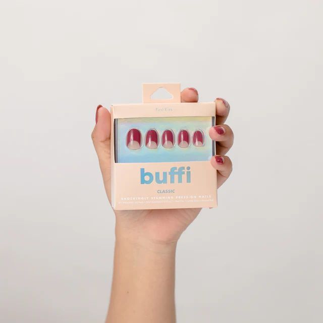 kara-first-kiss-buffi-press-on-nails-1