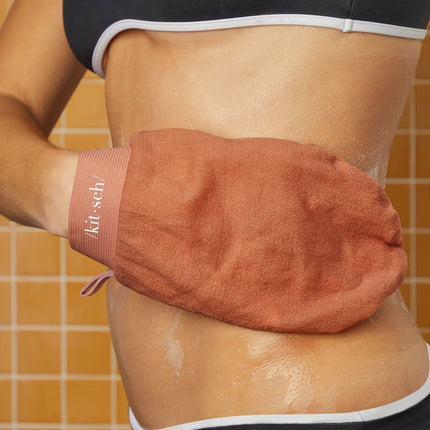 kitsch-black-terracota-exfoliating-gloves-2pc-set-5