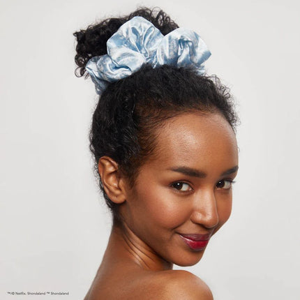 kitsch-kitsch-x-bridgerton-satin-pillow-scrunchies-in-toile-de-blue-2