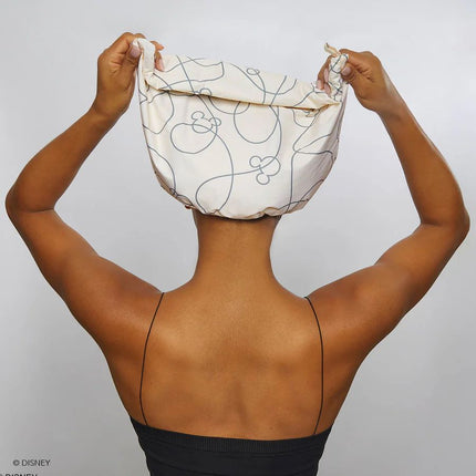kitsch-kitsch-x-mickey-and-minnie-satin-flexi-shower-cap-in-mickey-maze-4