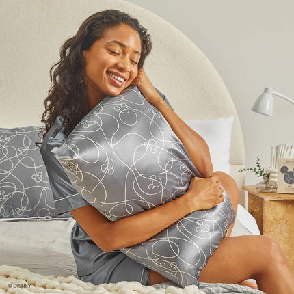 kitsch-kitsch-x-mickey-and-minnie-satin-pillowcase-in-mickey-maze-standard-2