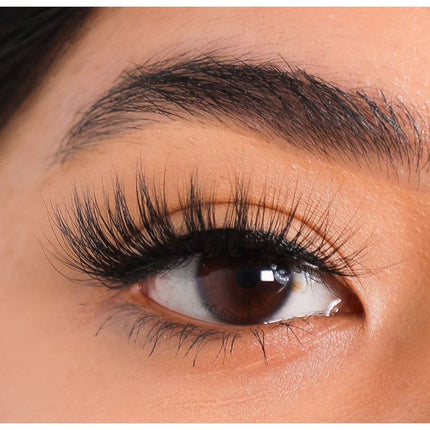 lurella-cosmetics-everlasting-eyelash-glue-8