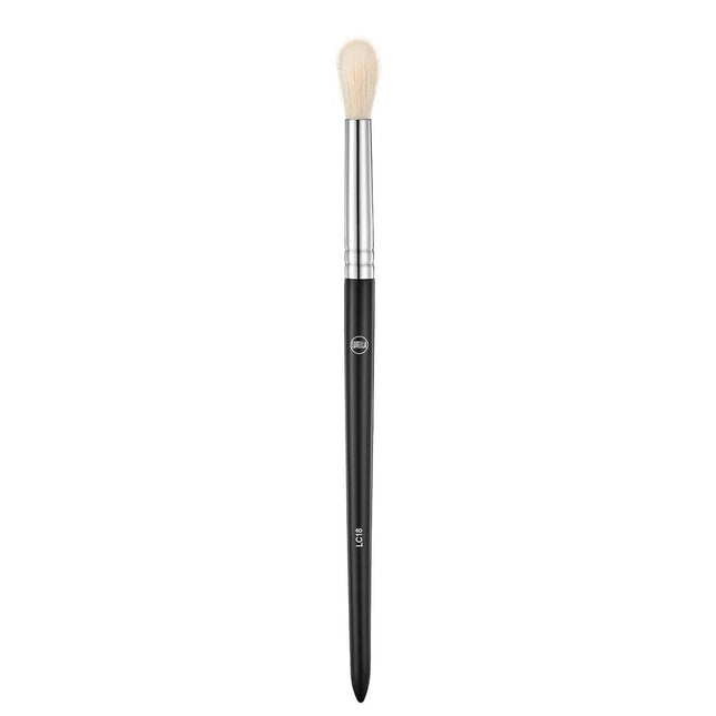 lurella-cosmetics-highlight-blender-brush-lc18-1