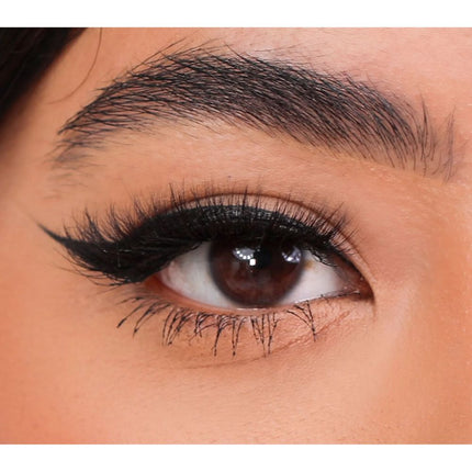 lurella-cosmetics-liquid-eyeliner-14