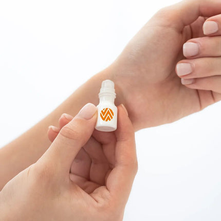 mixologie-electric-citrus-twist-keychain-mini-rollerball-perfume-1-ml-4