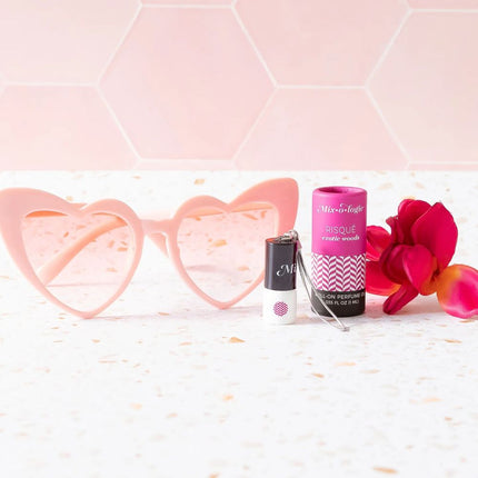 mixologie-risque-exotic-woods-keychain-mini-rollerball-perfume-1-ml-2