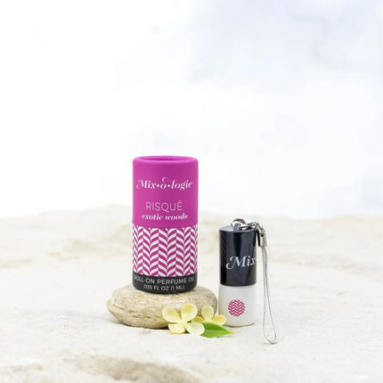 mixologie-risque-exotic-woods-keychain-mini-rollerball-perfume-1-ml-3