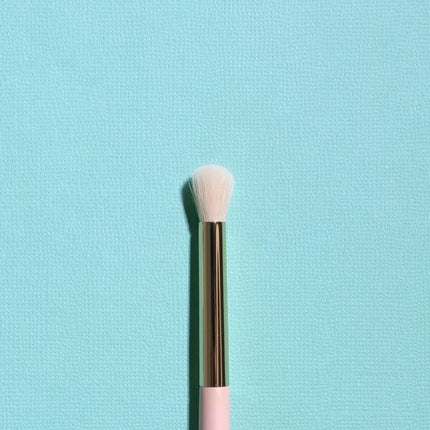 Moira Defined Crease Brush 1