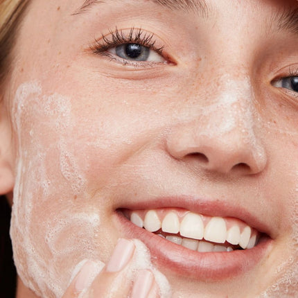 peace-out-skincare-acne-gel-cleanser-8