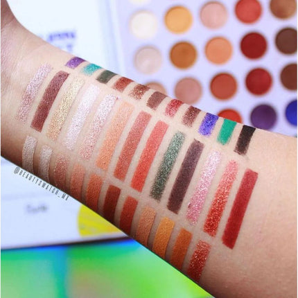 rude-cosmetics-return-of-the-jet-eyeshadow-35-eyeshadow-palette-book-4-4