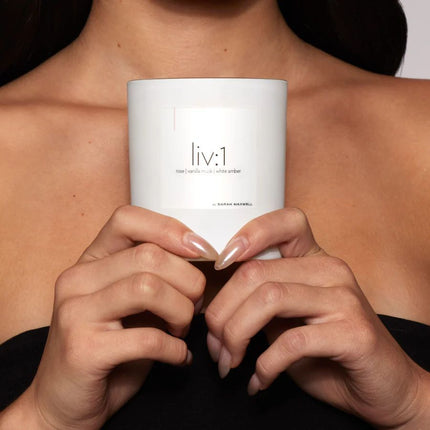sarah-maxwell-beauty-liv-1-scented-candle-2