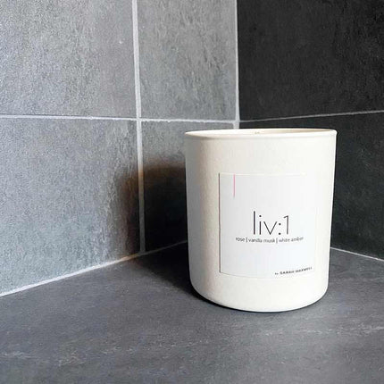sarah-maxwell-beauty-liv-1-scented-candle-3